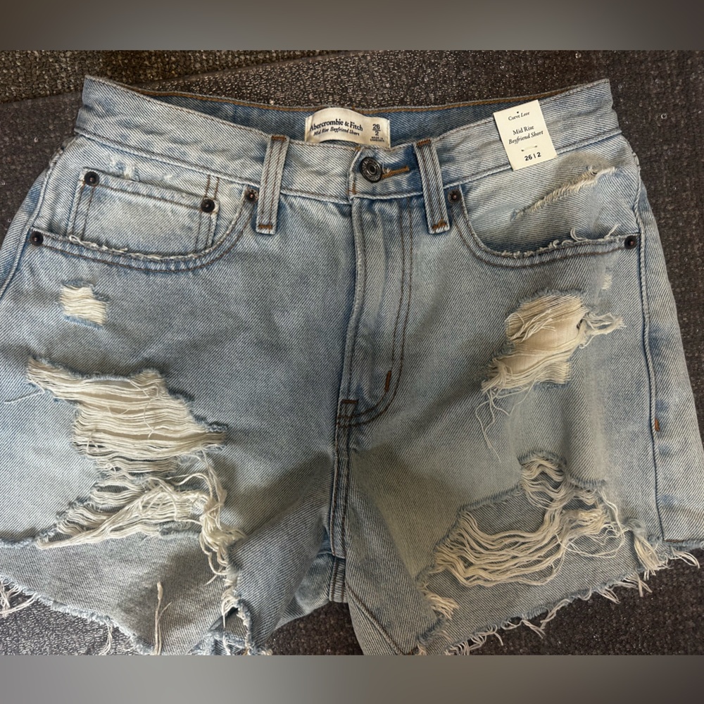 NWT Abercrombie Curve Love Mid-Rise Shorts